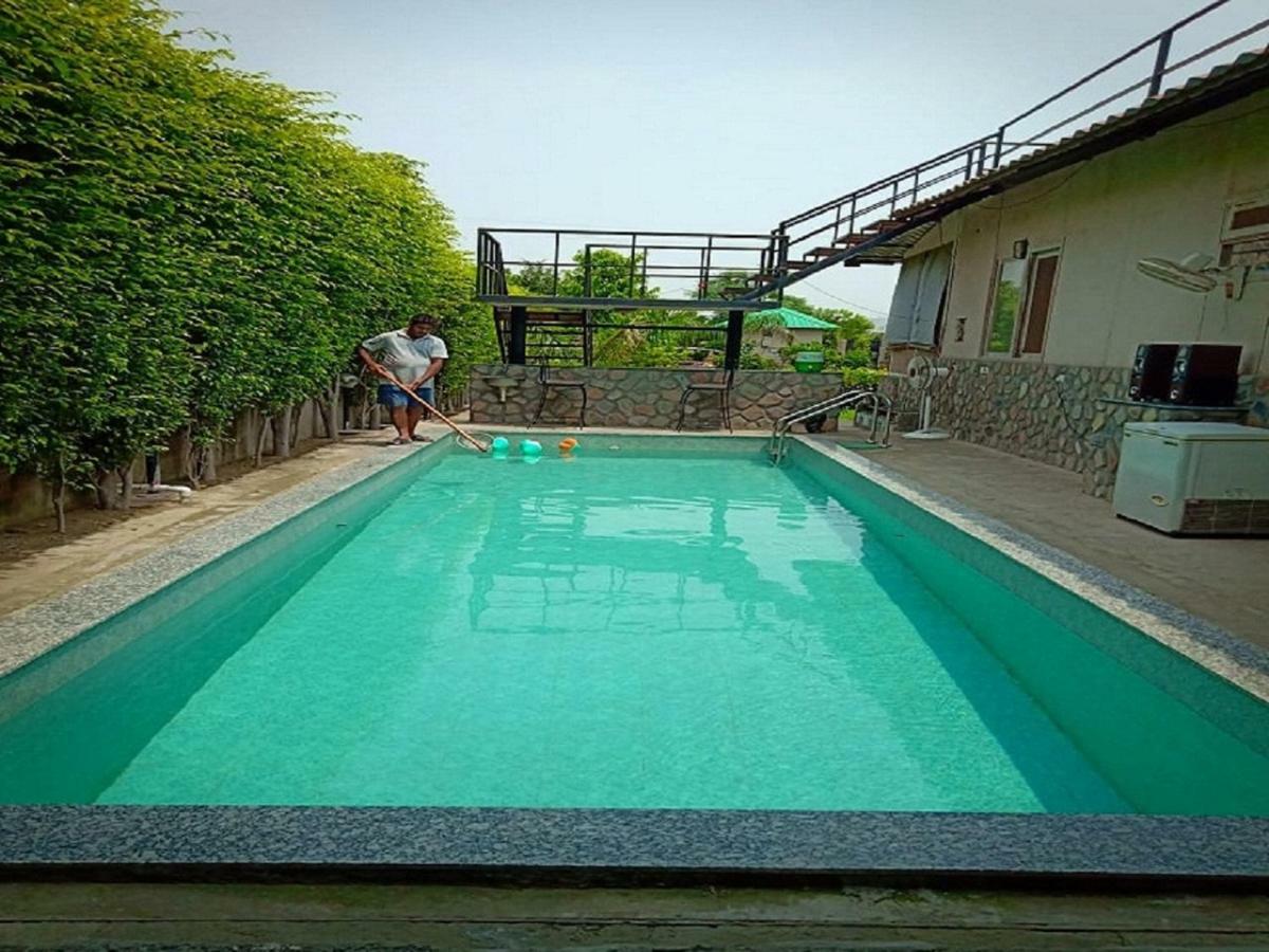 Ad Country Villa Noida Extérieur photo